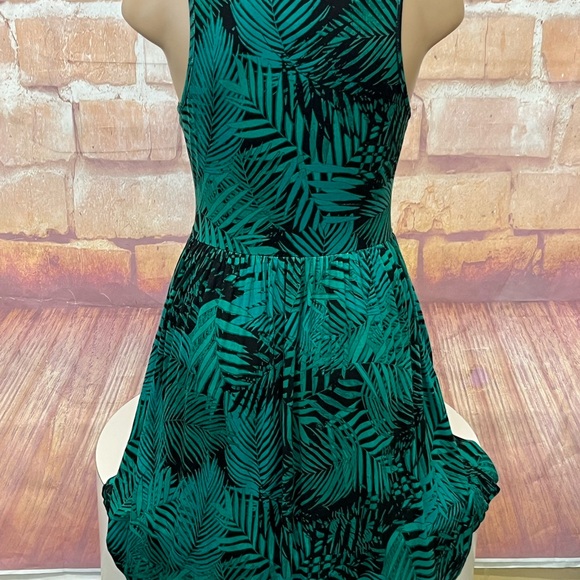 NWT Tropical Green Sleeveless Dress - Picture 3 of 3